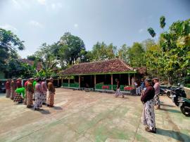 Upacara rasul Padukuhan Klepu